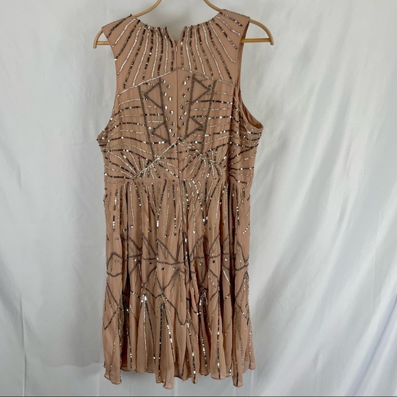 ASOS Pink Geometric Pattern Dress - Picture 4 of 15